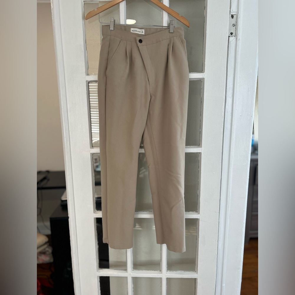 Abercrombie tan trousers